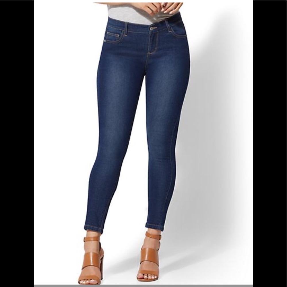 Soho Runway Jean Leggings